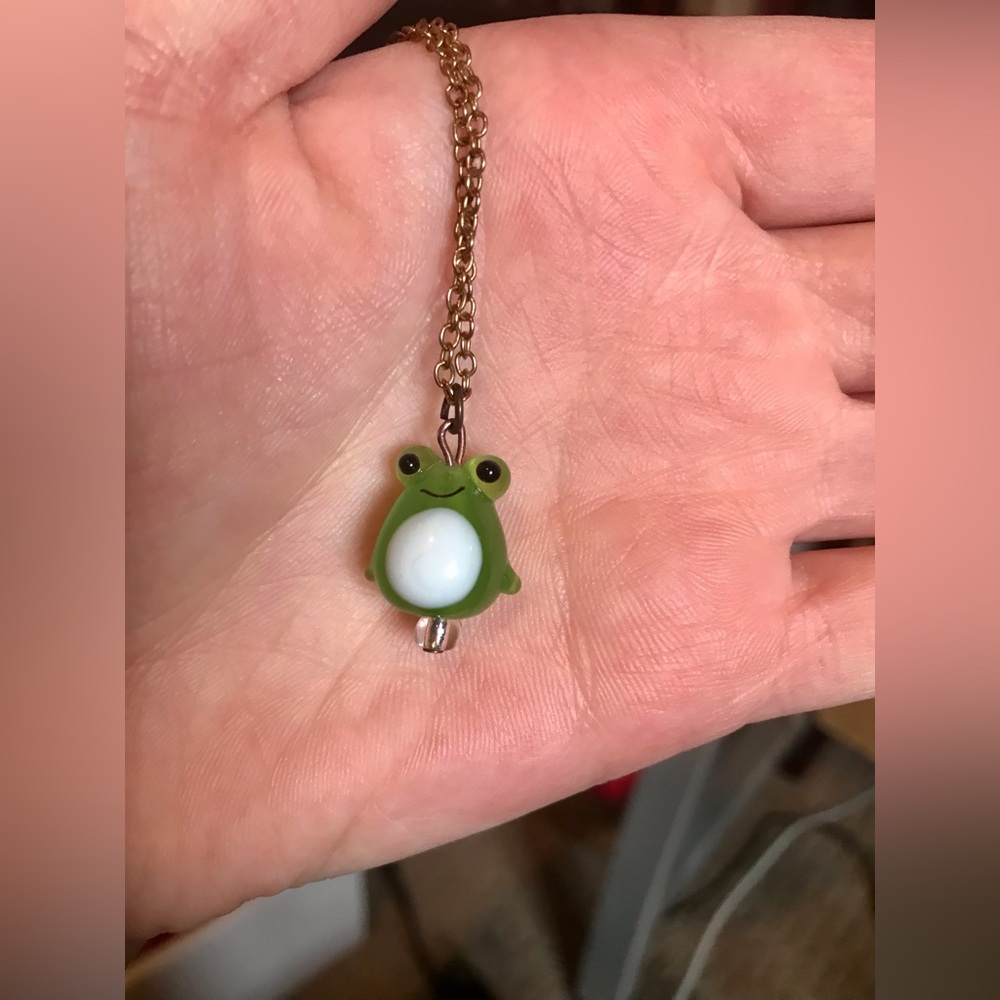Cute frog pendant necklace